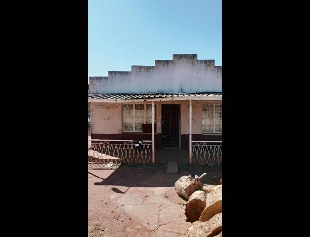 2 BEDROOM HOUSE FOR SALE IN LENASIA